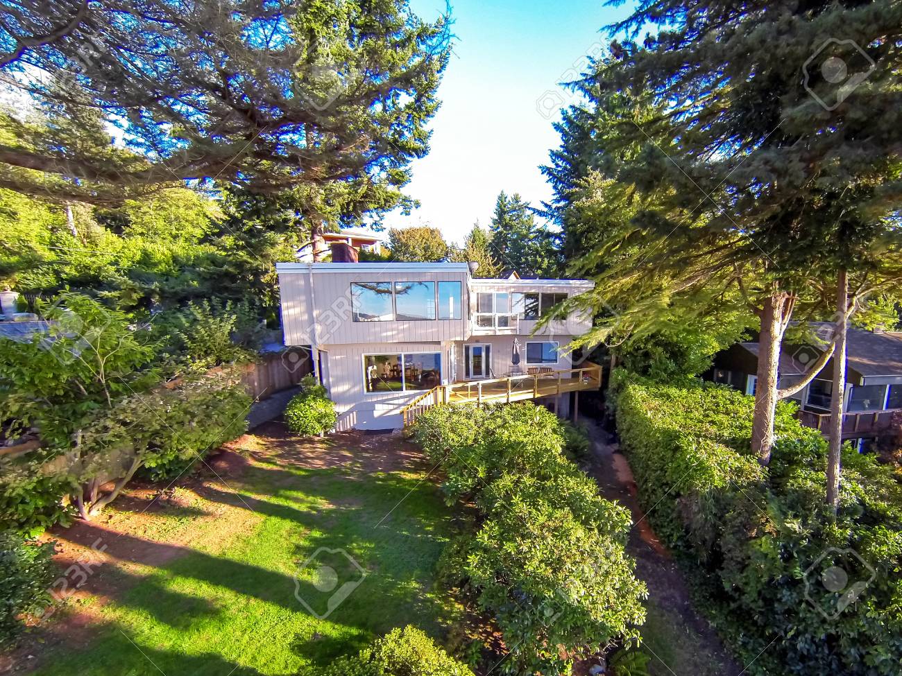 moderne architektur des nordwestens draufsicht des modernen beige hausäußeren nordwesten usa standardbild 67381595 des modernen beige moderne architektur des nordwestens draufsicht des modernen beige hausäußeren nordwesten usa standardbild 67381595 des modernen beige