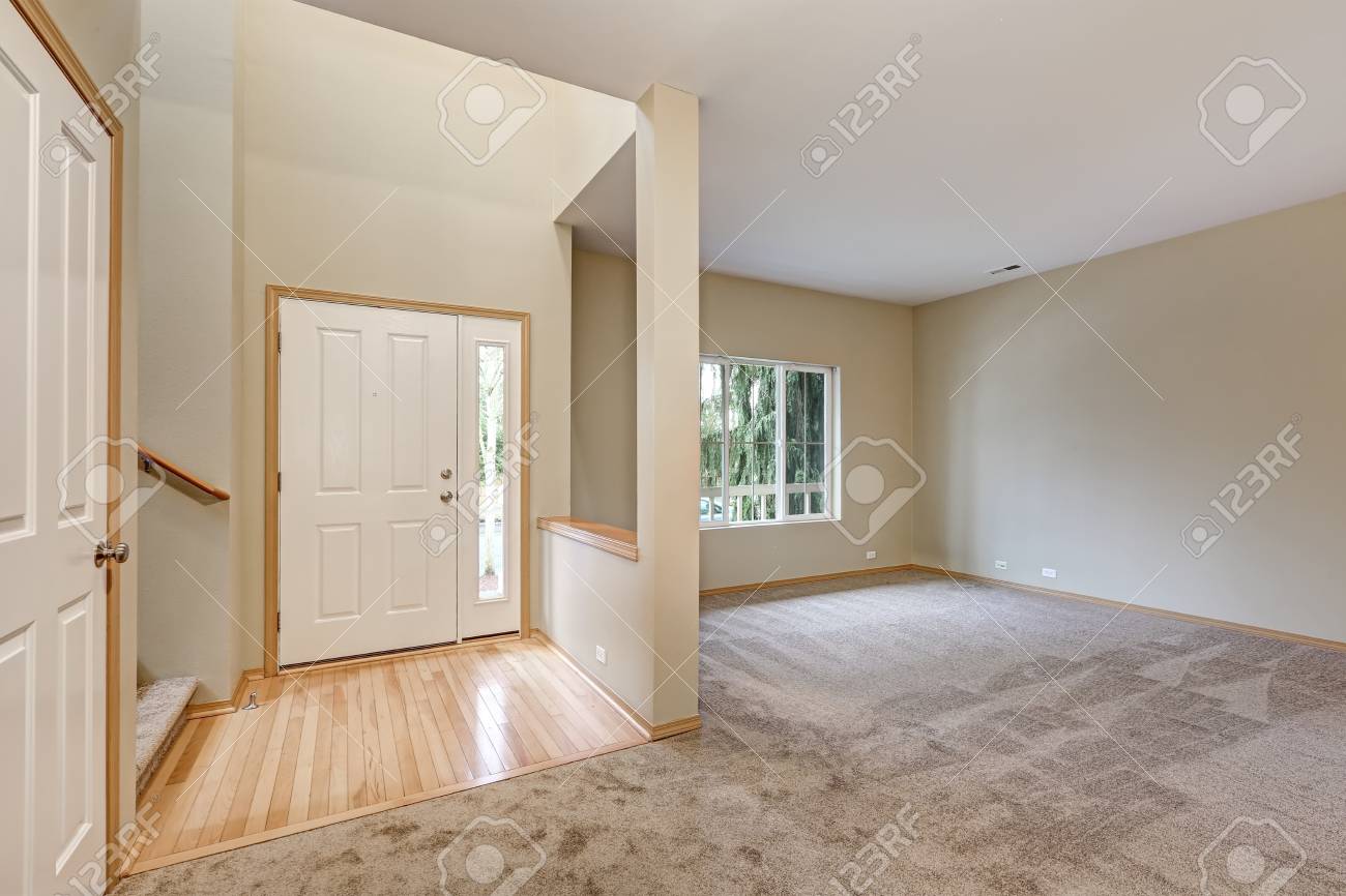 Interior Beige Vacio De La Nueva Pared Caracteristicas Hogar