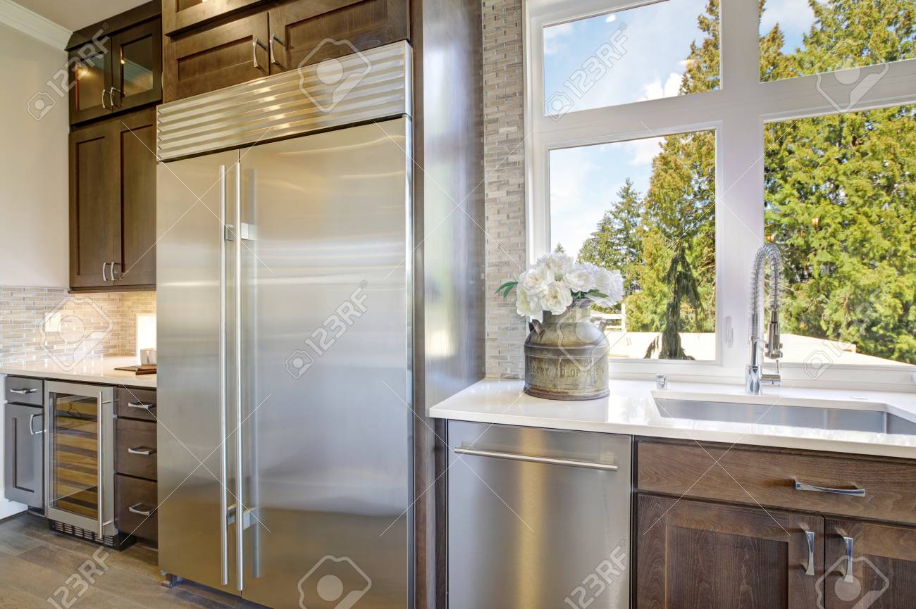 Luxury Kitchen Accented With Large Built-in Stainless Steel - Luxury Kitchen Accented With Large Built-in Stainless Steel