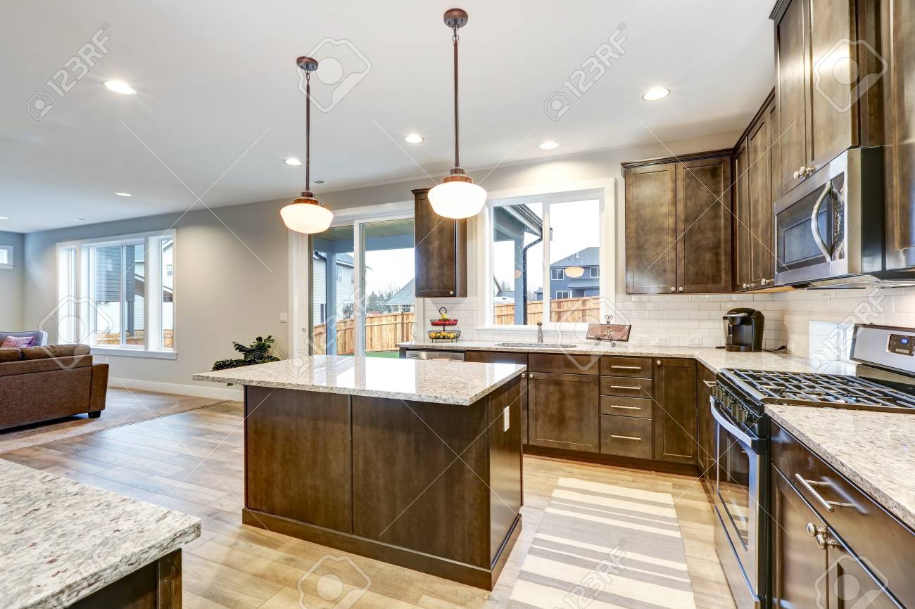 Light Filled Northwest Kitchen Design With Kitchen Island Natural