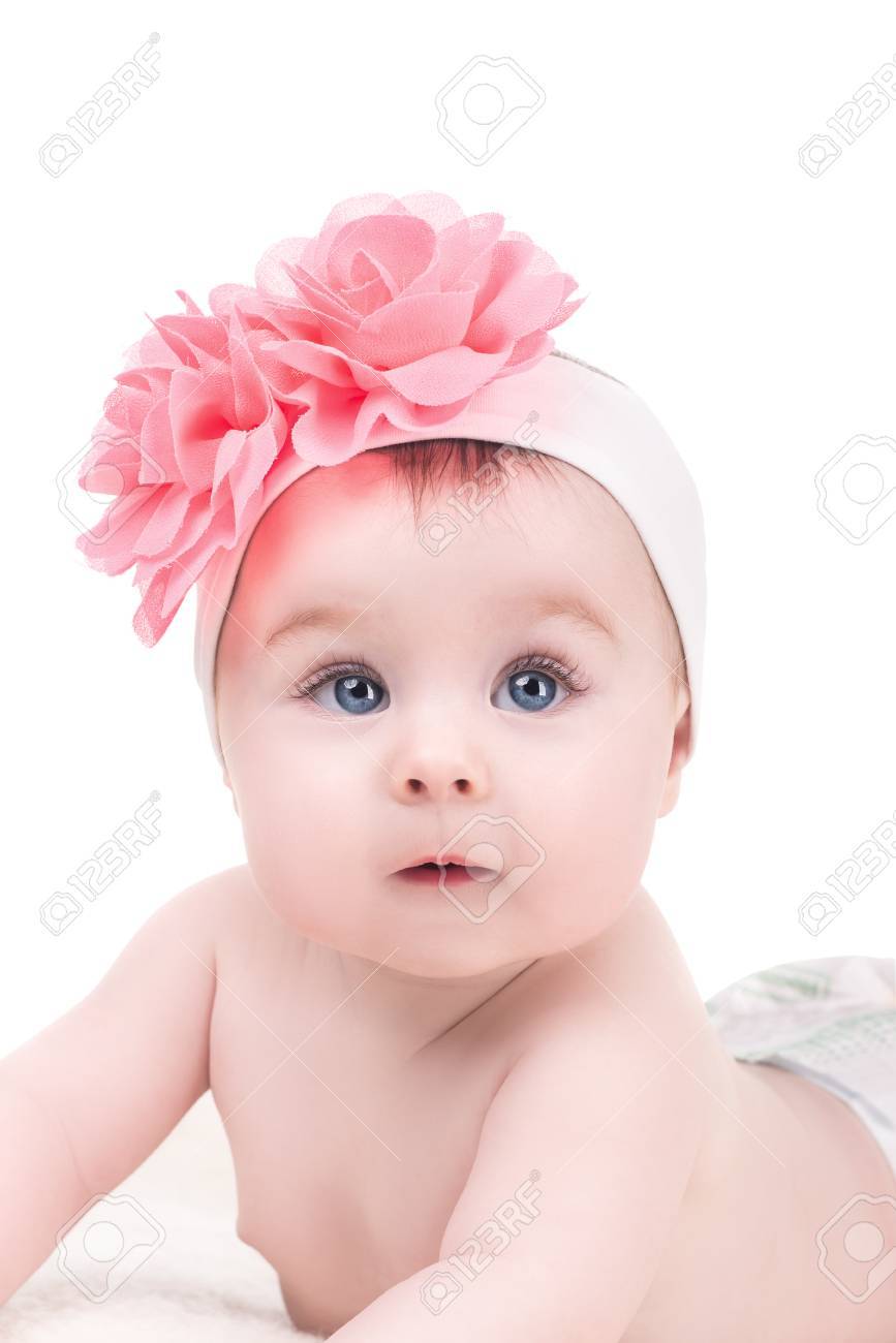 baby with bow on head