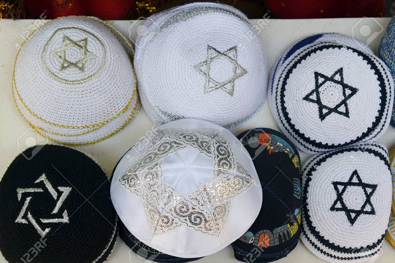 エルサレム イスラエル共和国の市場のお祭りユダヤ人宗教キャップ ヤムルカ の写真素材 画像素材 Image エルサレム イスラエル共和国の市場のお祭りユダヤ人宗教キャップ ヤムルカ の写真素材 画像素材 Image