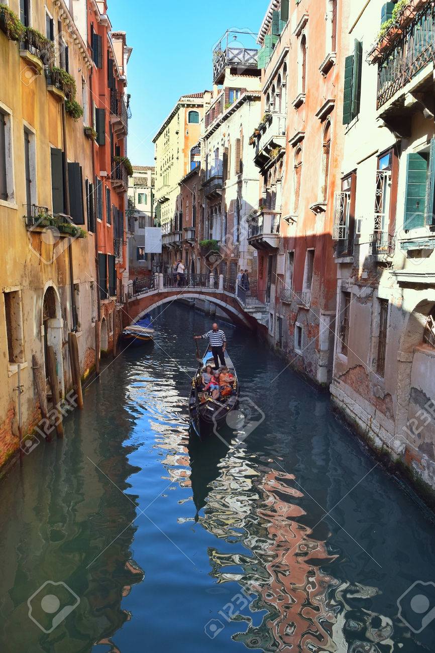 ロマンチックな都市風景の古いヴェネツィアのアドリア海の女王 の写真素材 画像素材 Image