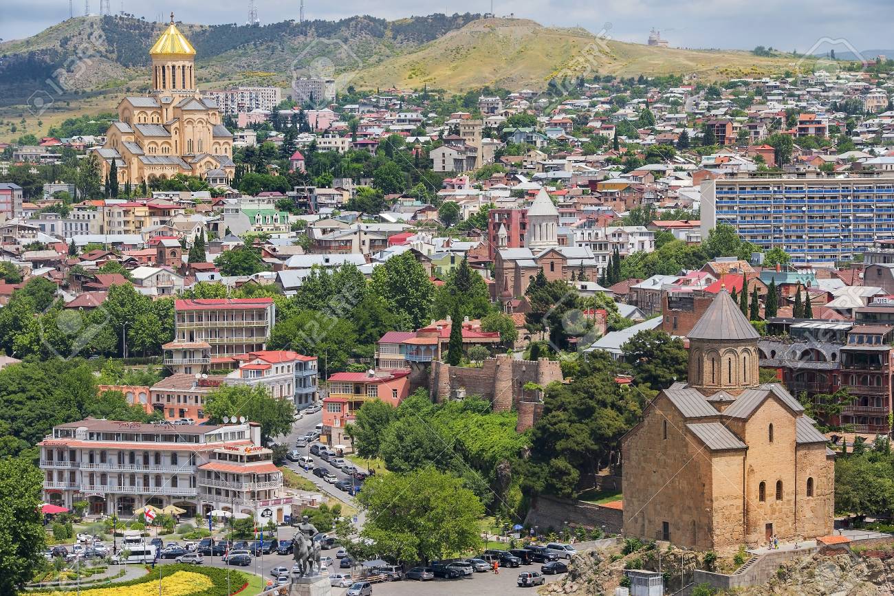 TBILISI, GEORGIA, 18. Juli 2017: Tiflis Luftskyline Am TBILISI, GEORGIA, 18. Juli 2017: Tiflis Luftskyline Am