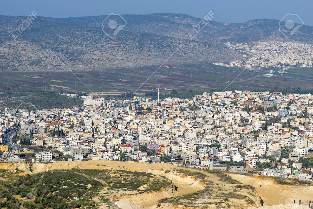 ガリラヤの聖書の村カナ カフルカンナ イスラエルの近所ナザレ イエス キリストが最初の奇跡を示した場所の眺め の写真素材 画像素材 Image