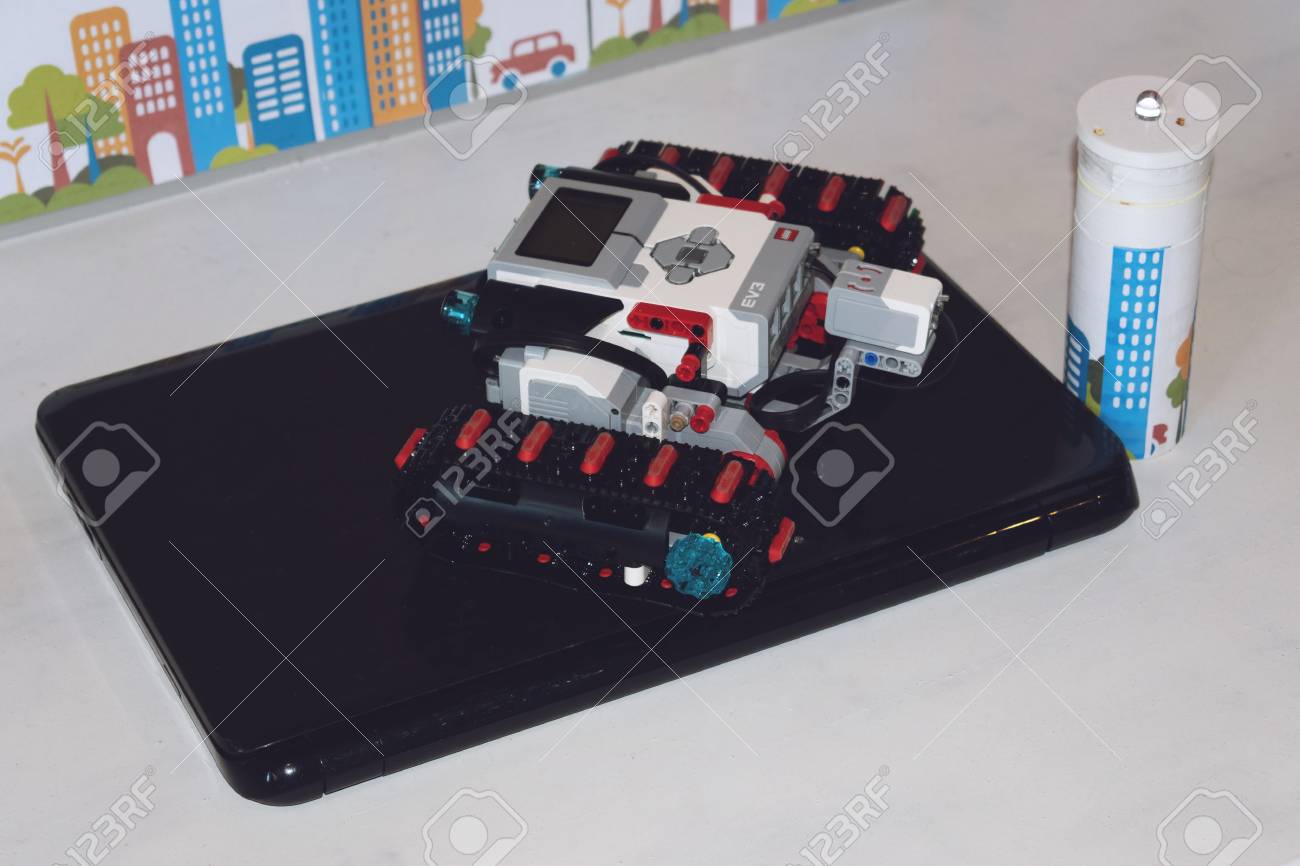 lego robot car
