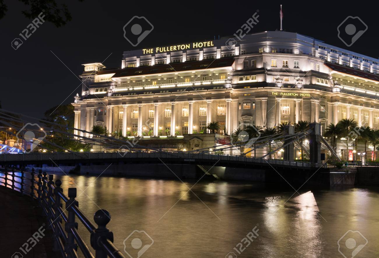 シンガポール 9 月 9 日 ザ フラートン ホテル シンガポール シンガポールで 12 年 9 月 9 日のライトを それは 11 年からの 5 つ星高級ホテルは 1928 年 6 月 27 日にオープンしました の写真素材 画像素材 Image
