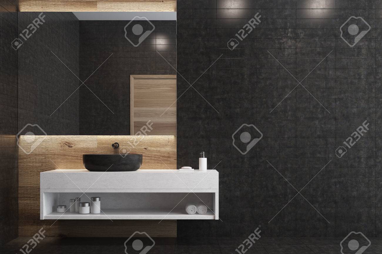 Objet Dans Salle De Bain Liste ~ int rieur luxueux de salle de bain noir avec tag re blanche et un Objet Dans Salle De Bain Liste ~ int rieur luxueux de salle de bain noir avec tag re blanche et un