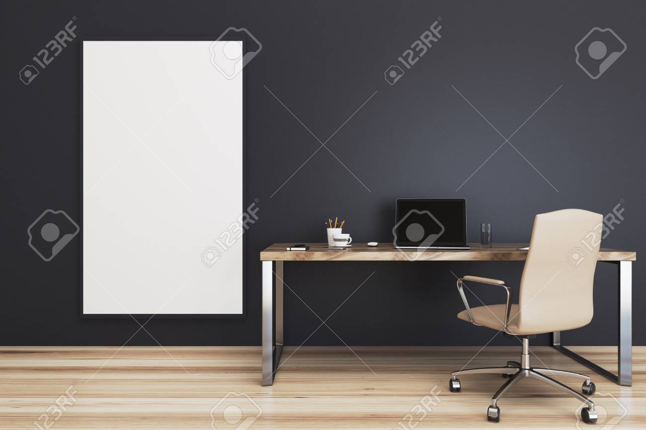 Pared Negra Oficina En Casa Mesa Y Poster Fotos Retratos