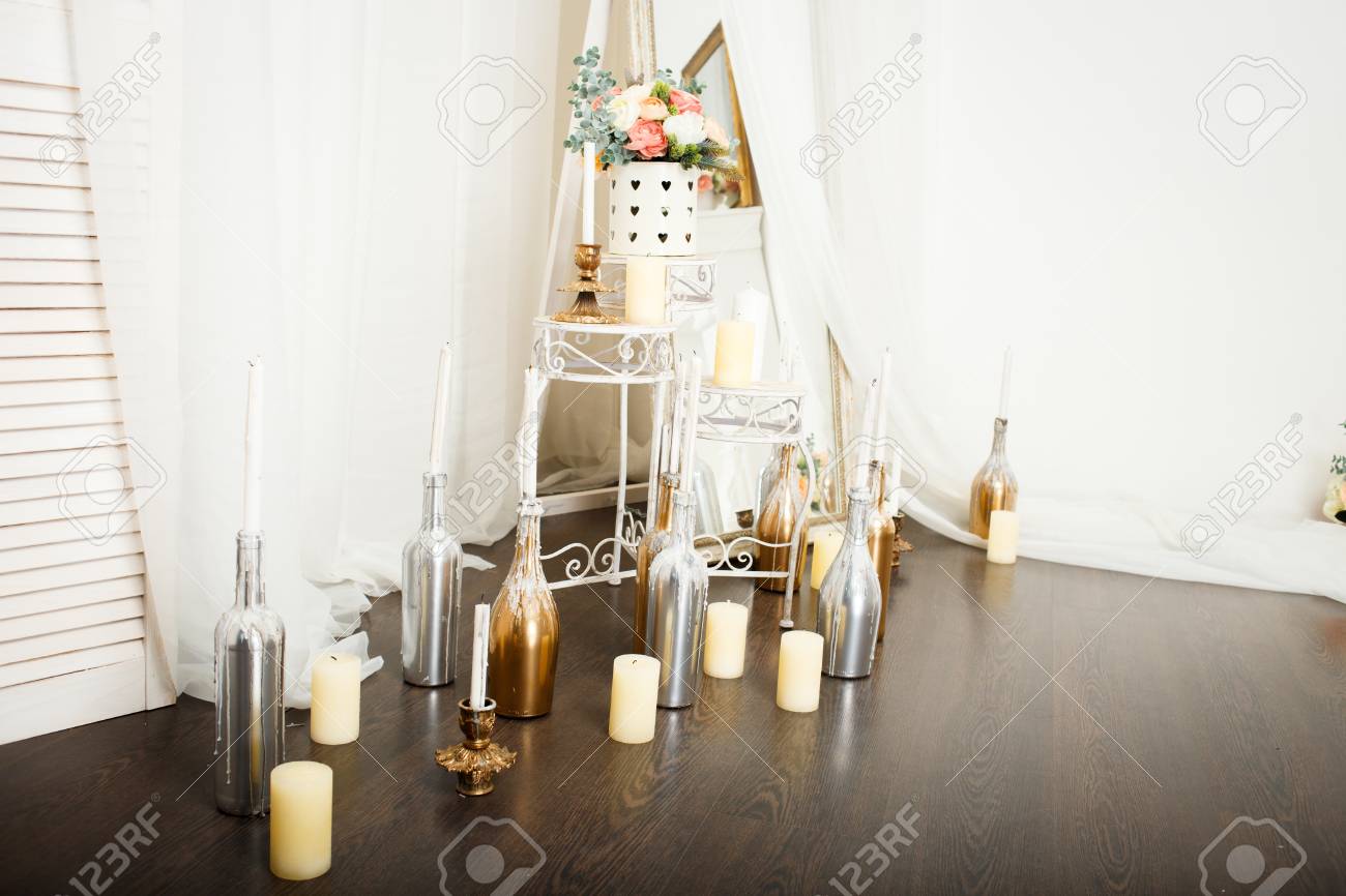 Decoracion De Flores De Primavera Hermosa Chimenea Con Velas Y