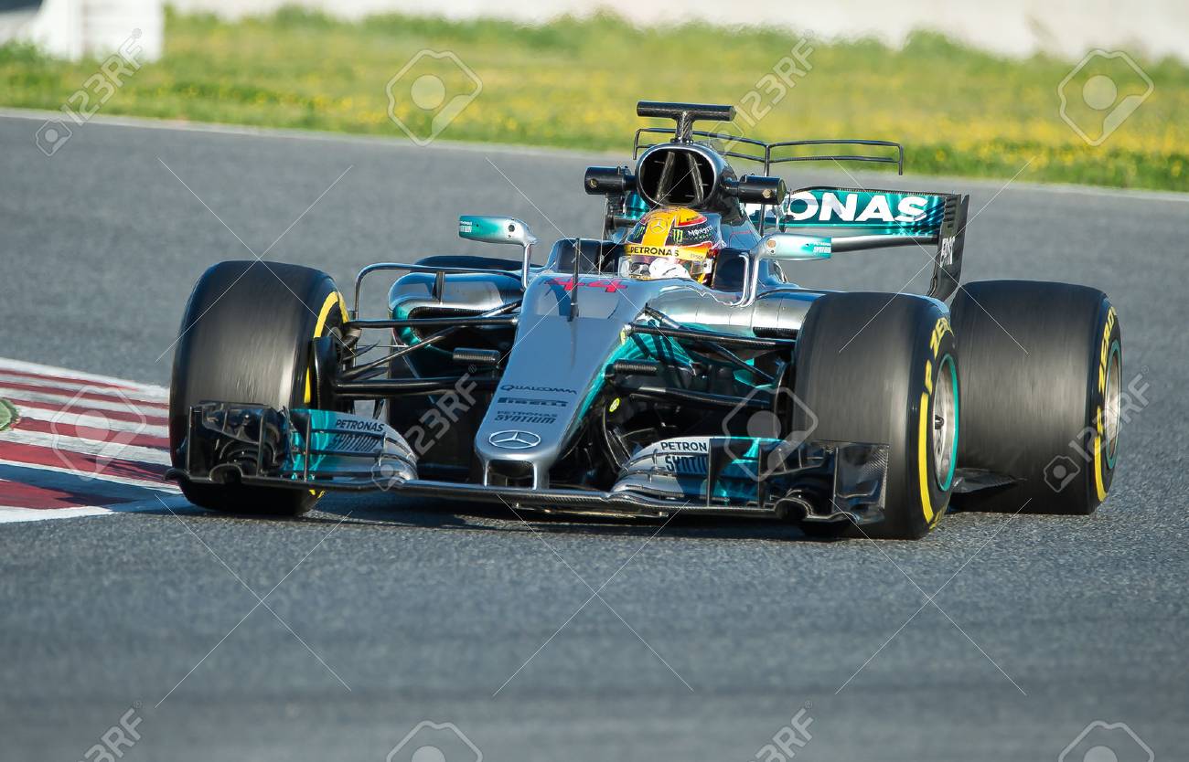 数式の 1 つのテスト日バルセロナのカタロニア サーキットでメルセデスのバルセロナ スペイン 17 年 3 月 1 日 ルイス ハミルトン の写真素材 画像素材 Image 数式の 1 つのテスト日バルセロナのカタロニア サーキットでメルセデスのバルセロナ スペイン 17 年 3 月 1 日 ルイス ハミルトン の写真素材 画像素材 Image