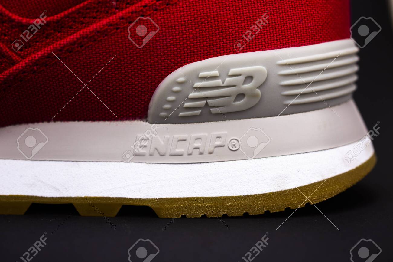 nb athletic shoes