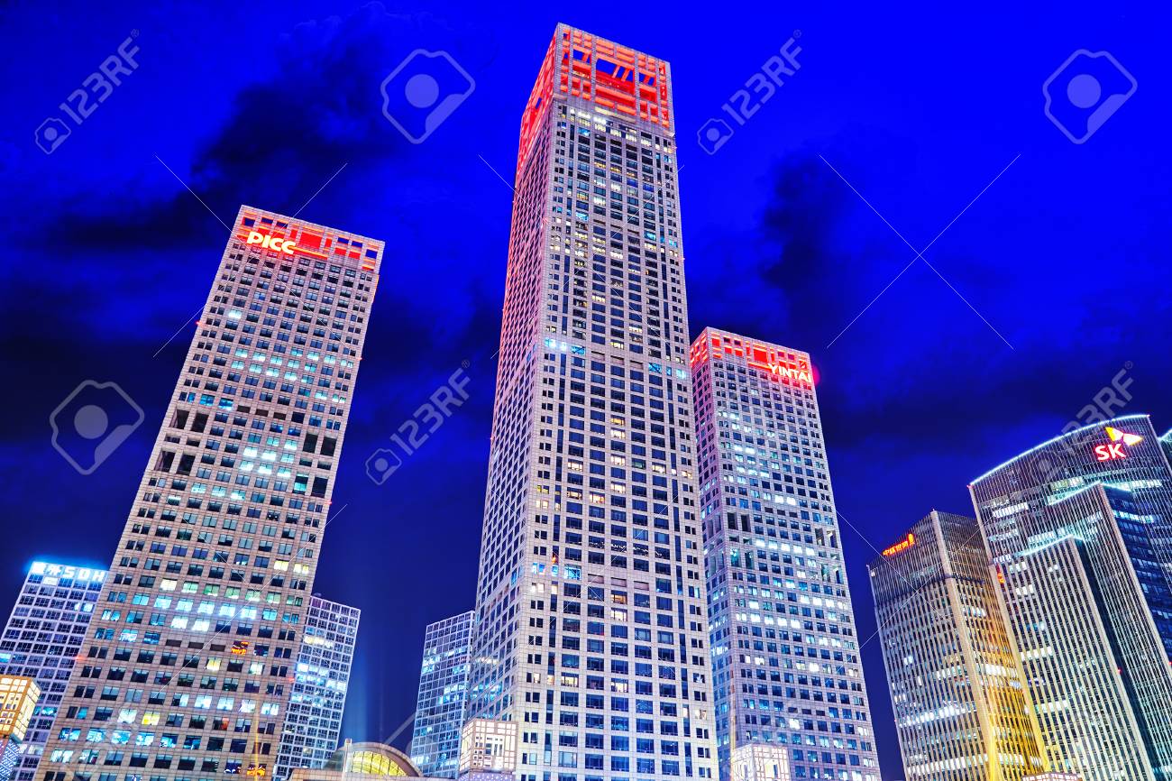北京 中国 5 月 日 15 Evening 夜現代北京ビジネス四分の一の首都の美しい高層ビル街の通り 北京 中国 の写真素材 画像素材 Image 北京 中国 5 月 日 15 Evening 夜現代北京ビジネス四分の一の首都の美しい高層ビル街の通り 北京 中国 の写真素材 画像素材 Image