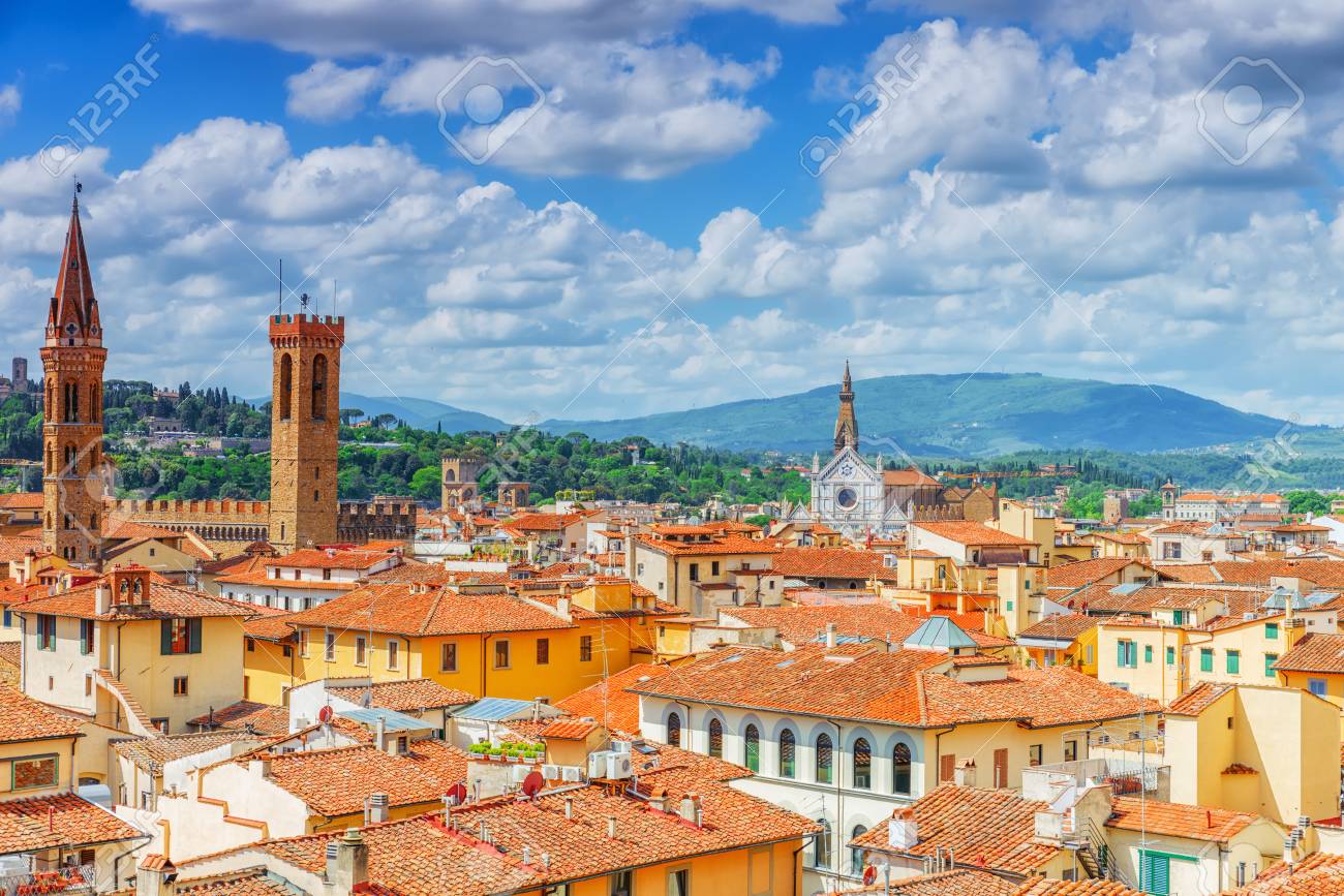 ジョットの鐘楼 ジョットの鐘楼 からフィレンツェの都市と歴史のビューの上の美しい風景は ルネッサンスの街は アルノ川に立っています の写真素材 画像素材 Image