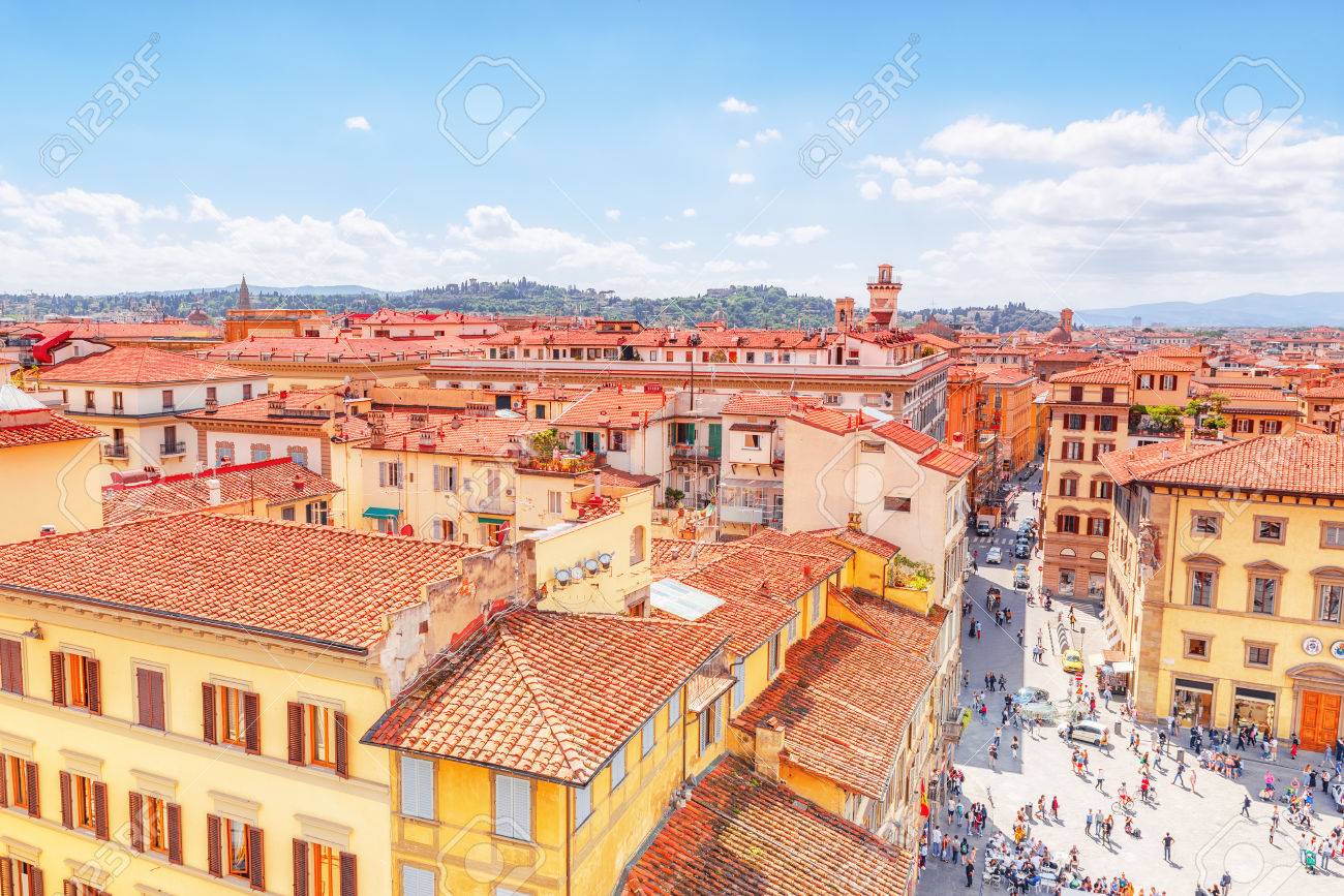ジョットの鐘楼 ジョットの鐘楼 からフィレンツェの都市と歴史のビューの上の美しい風景は ルネッサンスの街は アルノ川に立っています イタリア の写真素材 画像素材 Image