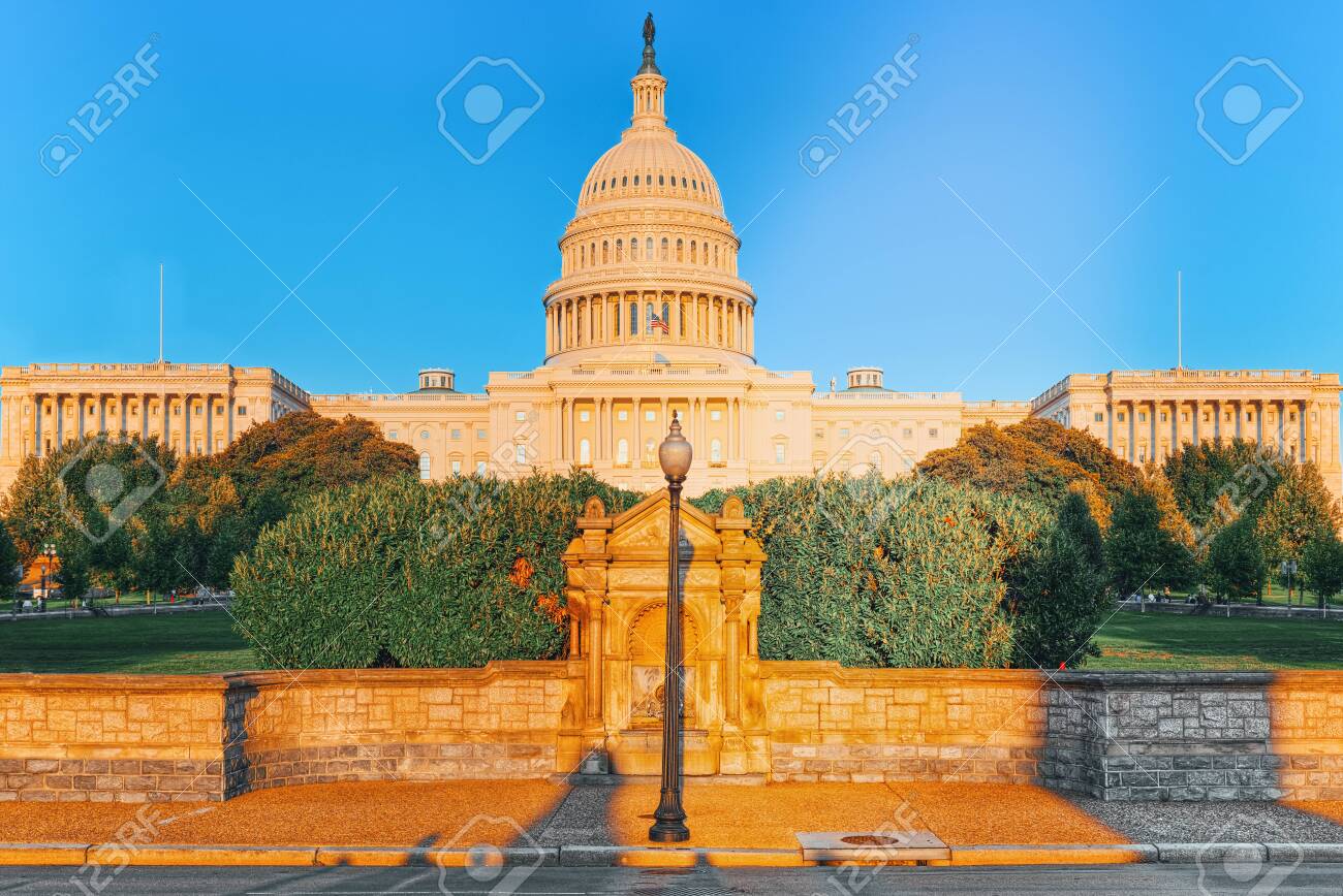 미국 국회 의사당, 국회 의사당 건물, 미국 의회의 본거지, 미국 연방 정부의 입법부. 로열티 무료 사진, 그림, 이미지 그리고  스톡포토그래피. Image 133035778