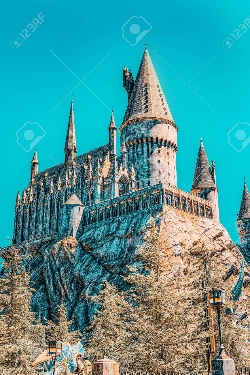 米国カリフォルニア州ロサンゼルス-2018年9月7日：ハリウッドの世界的に有名な公園ユニバーサルスタジオ。ハリーポッターの映画のホグワーツ城。の写真素材・画像素材  Image 147925948