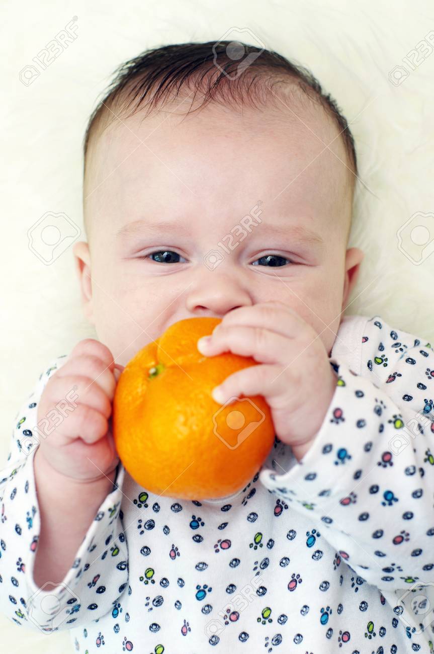 23834278-lovely-baby-age-of-3-months-wit