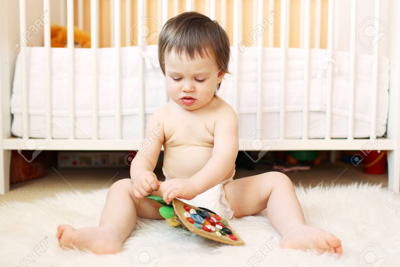17 Mois Bebe Joue Jouet Educatif Banque D Images Et Photos Libres De Droits Image