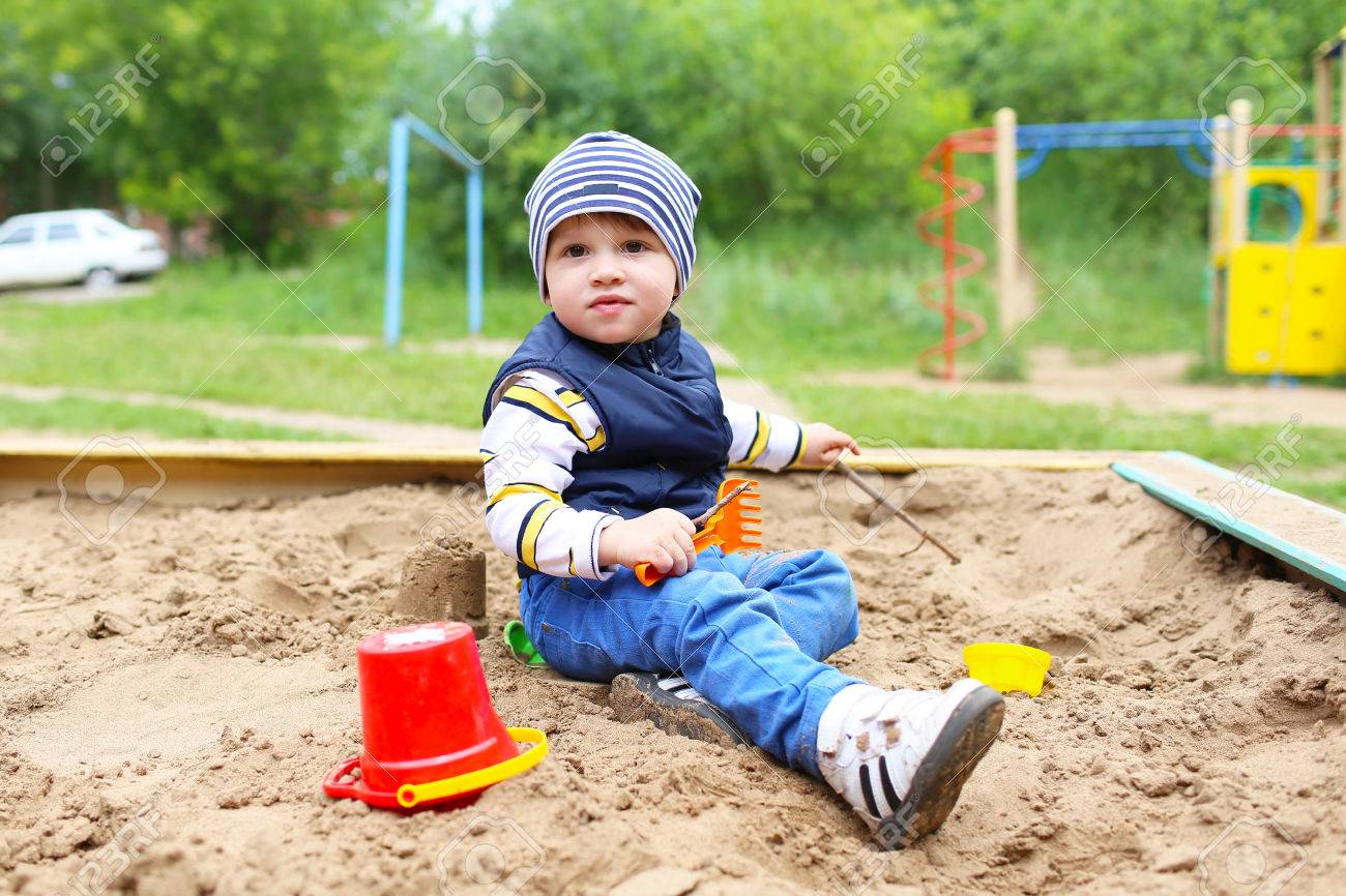 baby outdoor play