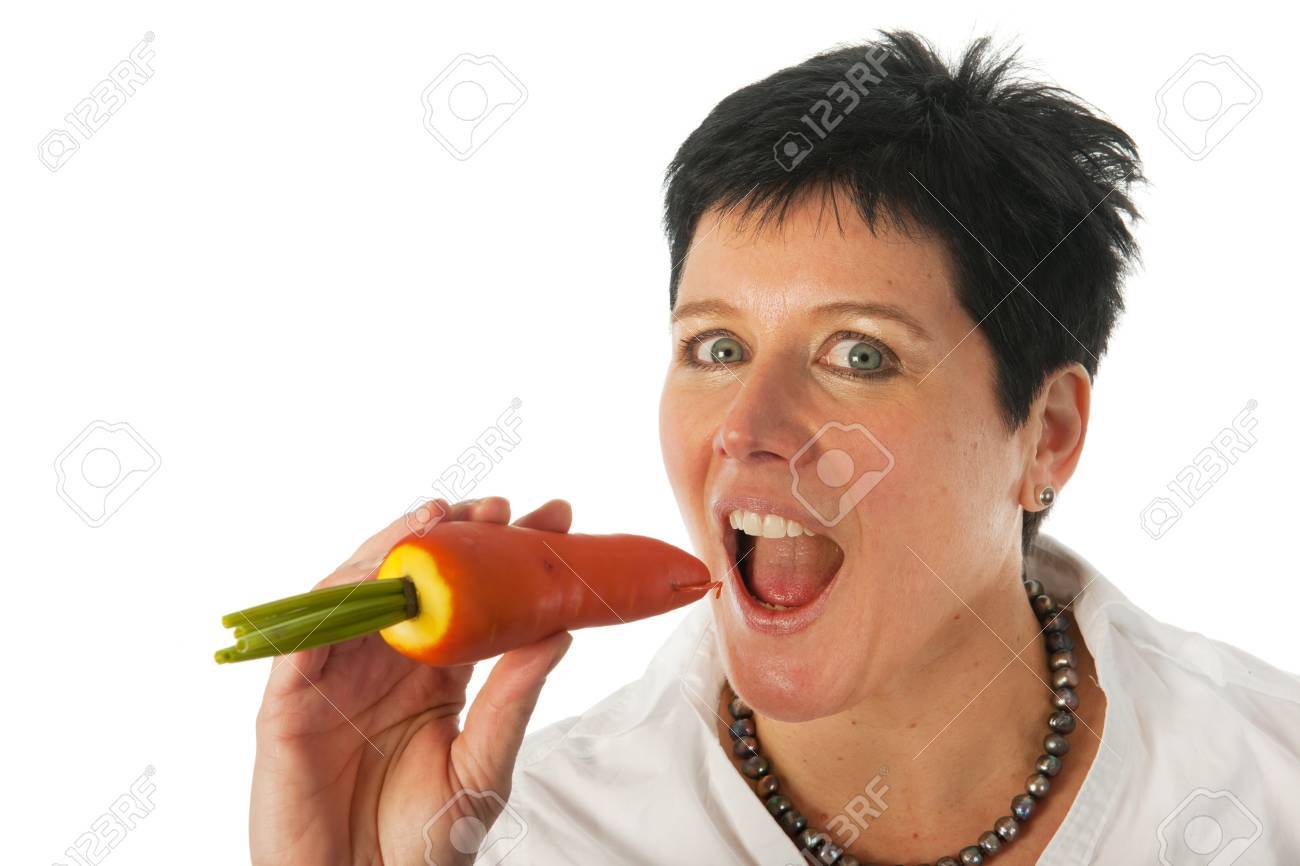 冬人参の面白い女性が歌っています の写真素材 画像素材 Image