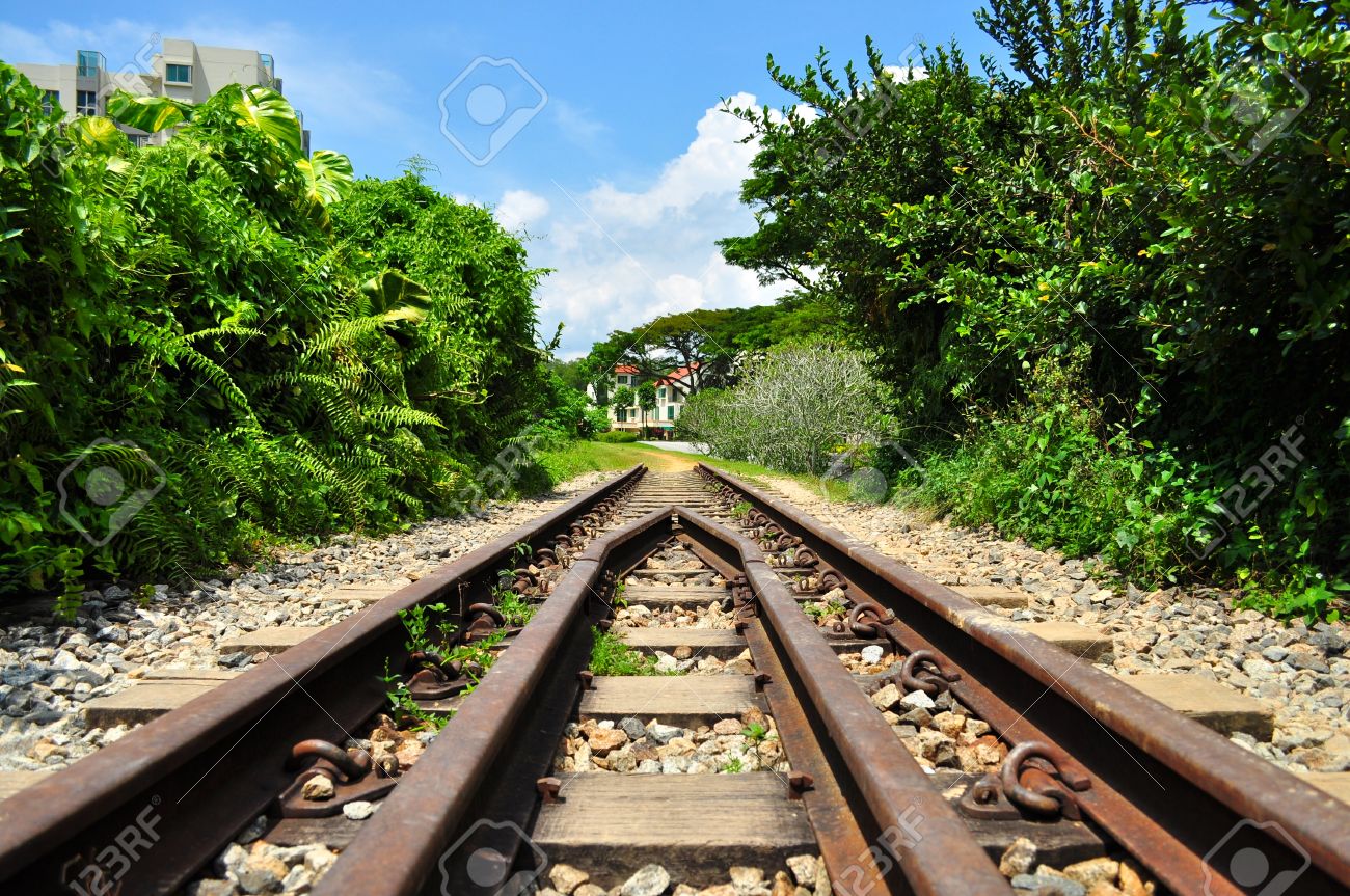 広い眺めの昔のライフルの範囲 ブキティマ シンガポール周辺の鉄道線路 の写真素材 画像素材 Image 24428202