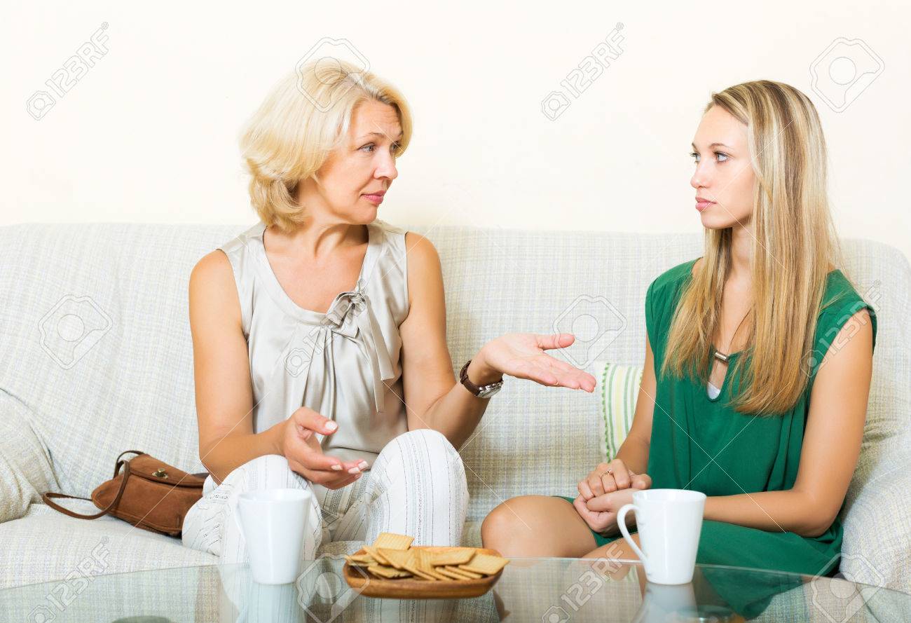 Грязные разговоры сестра. Грязные разговоры сестра. Woman holding two cups. «друзья» friends (1994-2004), nbc. Грязные разговоры сестра.