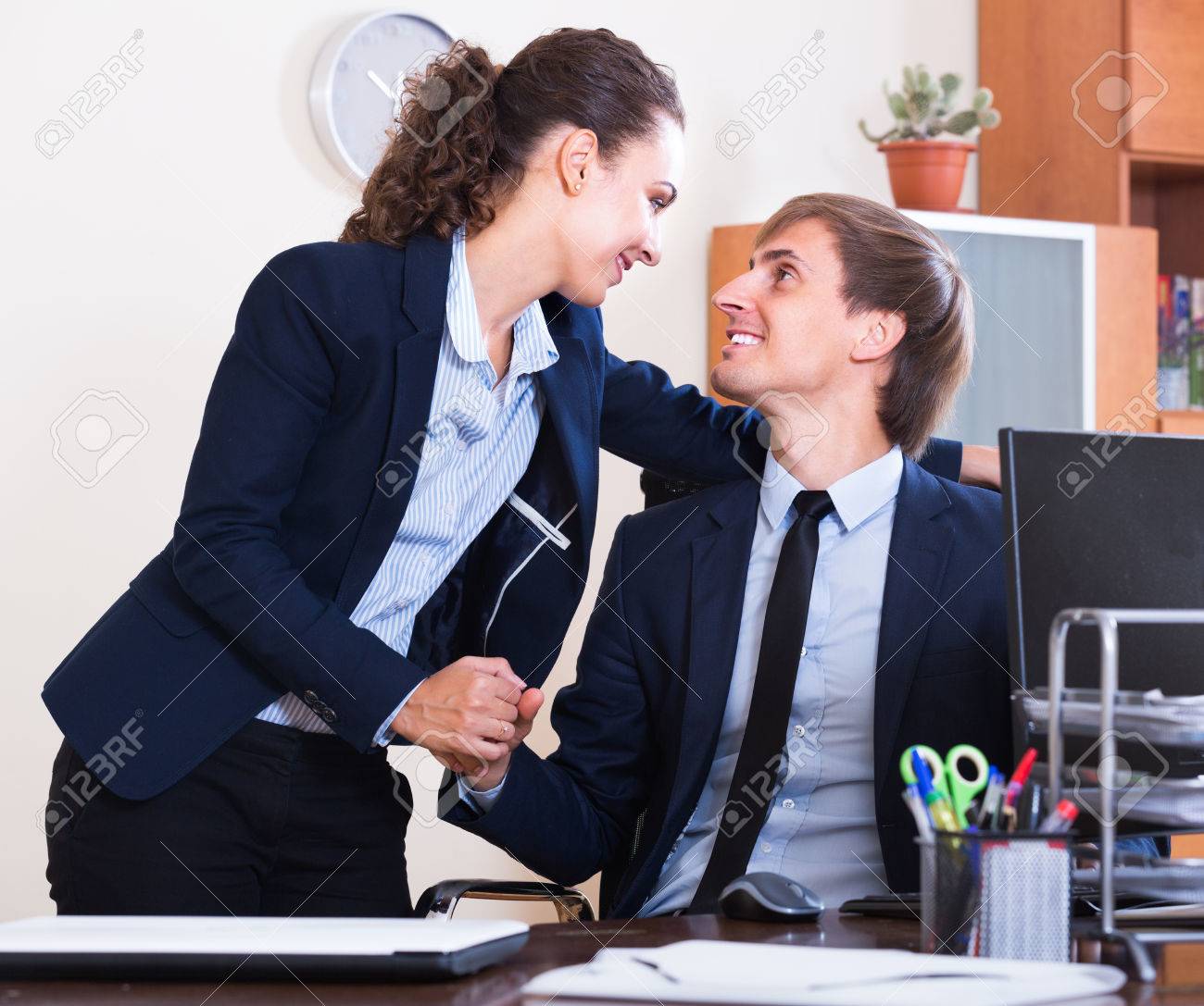 [PUNIQRANDLINE-(au-dating-names.txt) 58 Flirt au travail [PUNIQRANDLINE-(au-dating-names.txt) 52