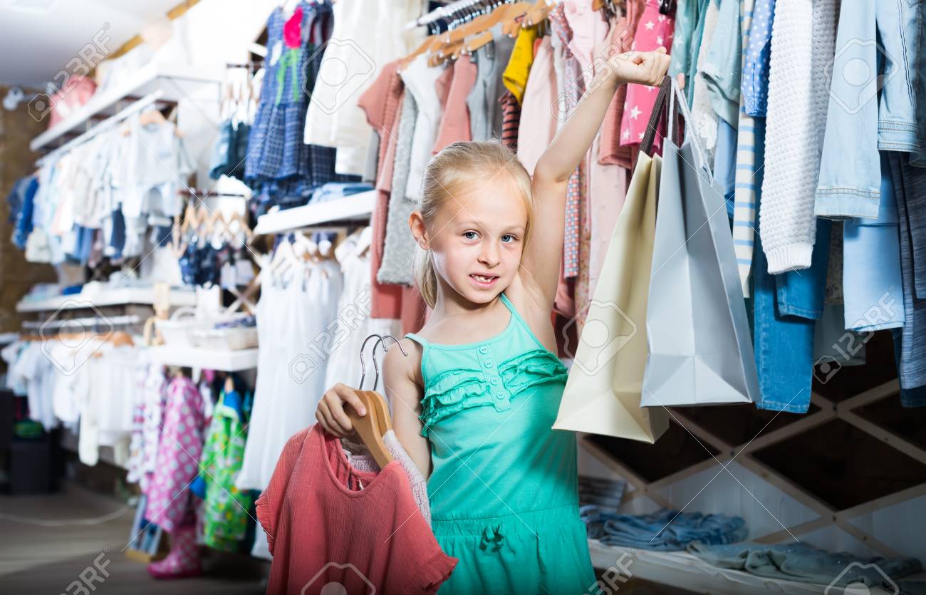 En Una Tienda De Ropa Tiendas De Ropa De Ninas Tienda Baby Club