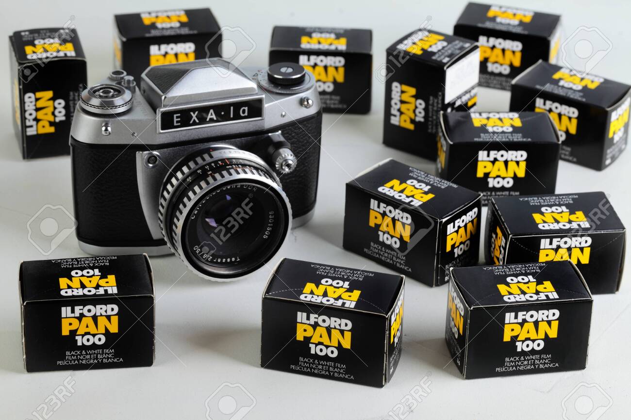 フィルムカメラ PENTACON EXA 1a / ZEISS TESSAR 50mm f2.8 フィルムカメラ PENTACON EXA 1a / ZEISS TESSAR 50mm f2.8