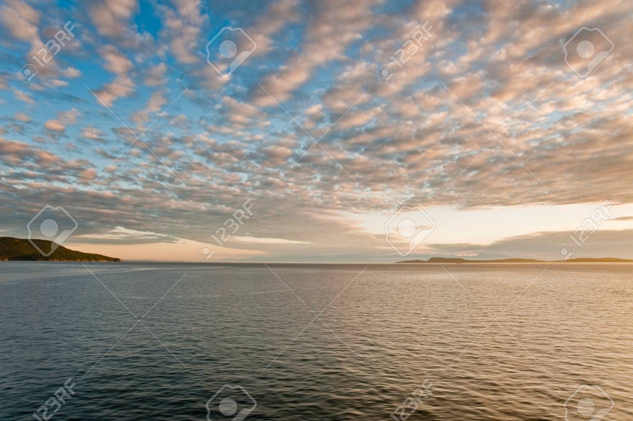 ピュー ジェット湾のフェリーから見た の写真素材 画像素材 Image