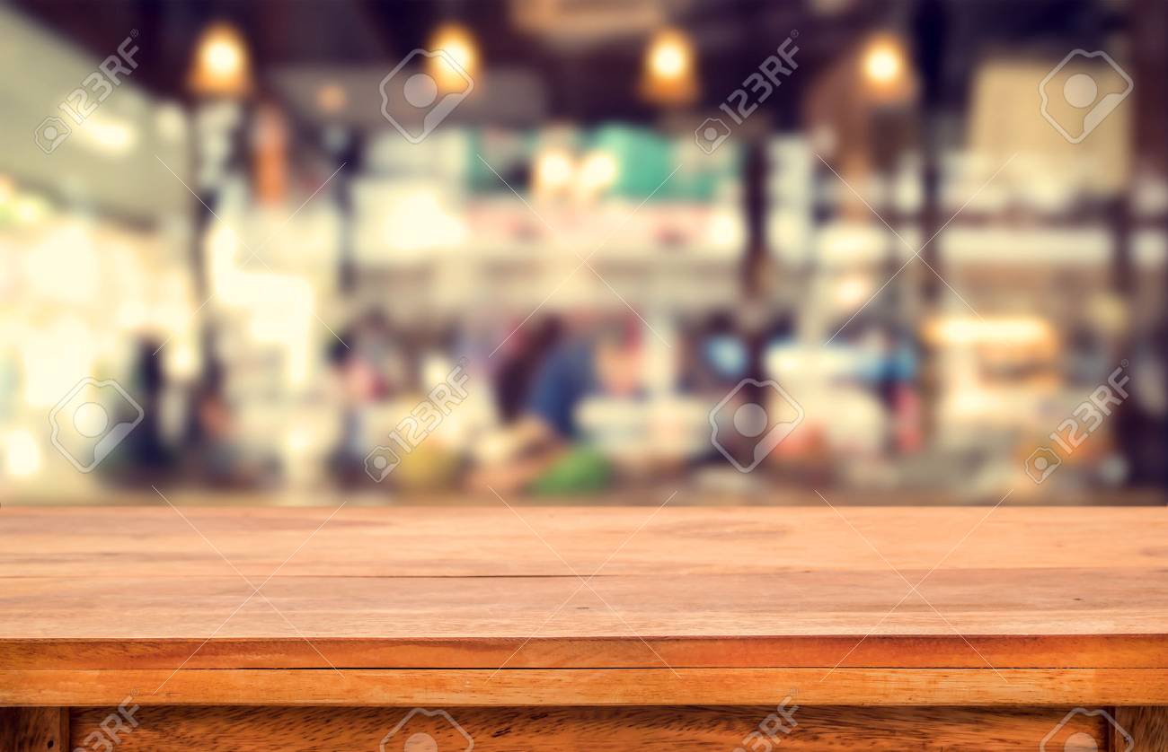 ぼやけている喫茶店 カフェ とレストラン ショップ インテリア背景 空のテーブル製品の表示やモンタージュの準備ができてカウンターを木製のテーブルの上 ヴィンテージ効果トーン の写真素材 画像素材 Image ぼやけている喫茶店 カフェ とレストラン ショップ インテリア背景 空のテーブル製品の表示やモンタージュの準備ができてカウンターを木製のテーブルの上 ヴィンテージ効果トーン の写真素材 画像素材 Image