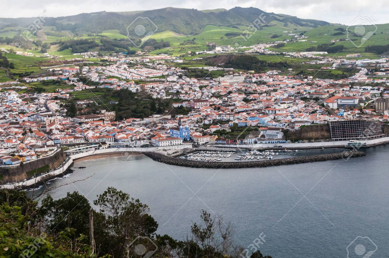 アングラは Monte Do Brasil は テルセイラ島 アゾレス諸島 ポルトガルからエロイズモ ビューを行います の写真素材 画像素材 Image