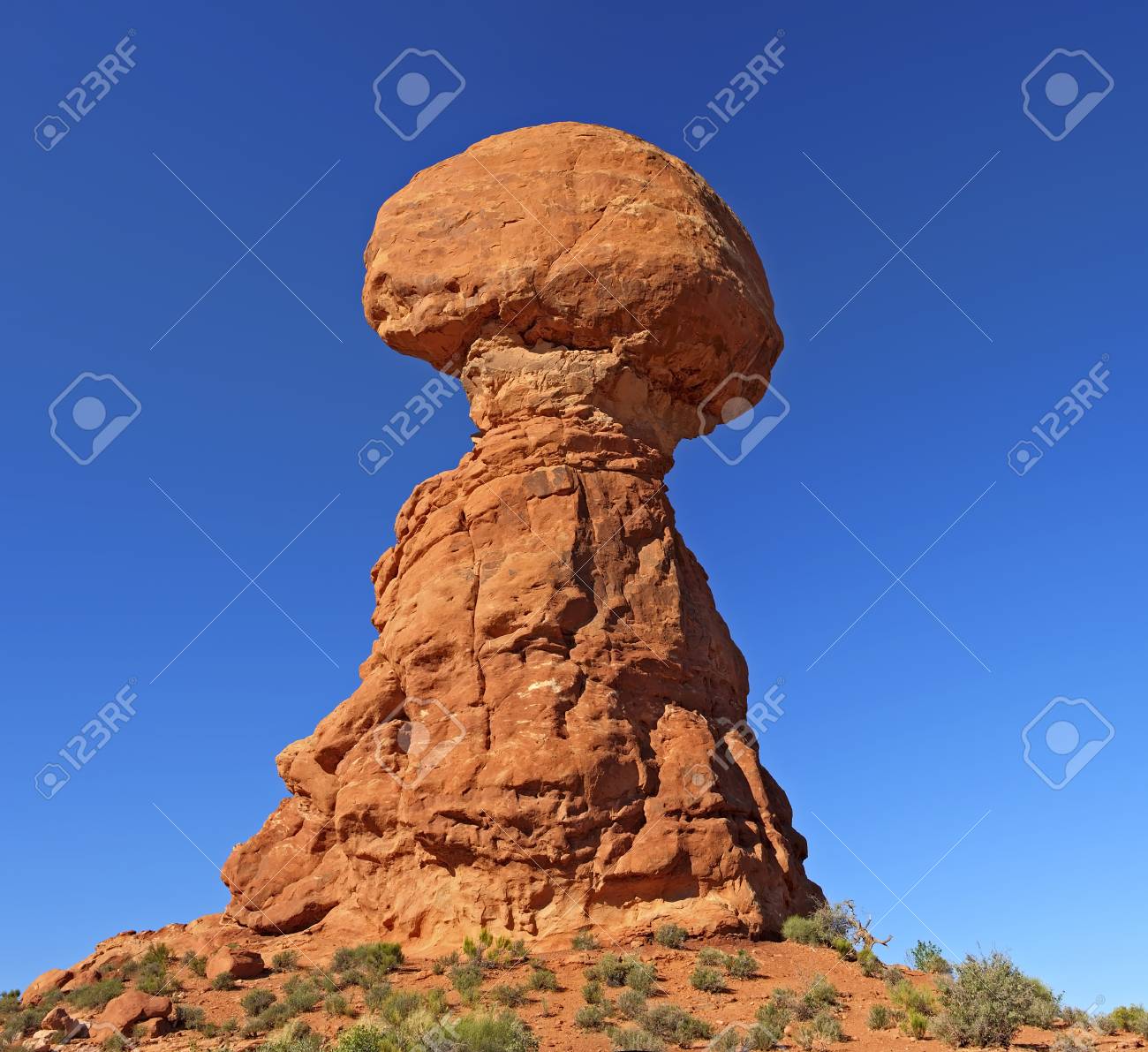バランス ロック アーチーズ国立公園 ユタ州 アメリカ合衆国のクローズ アップ画像 の写真素材 画像素材 Image