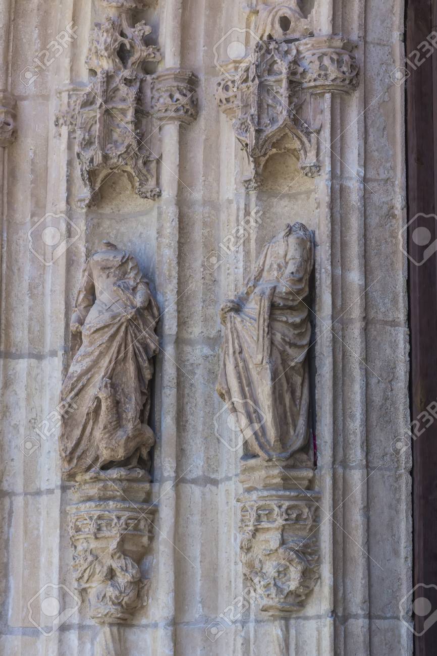 詳細とサンパブロ バリャドリッド スペインの修道院のゴシック様式の教会の人物 の写真素材 画像素材 Image