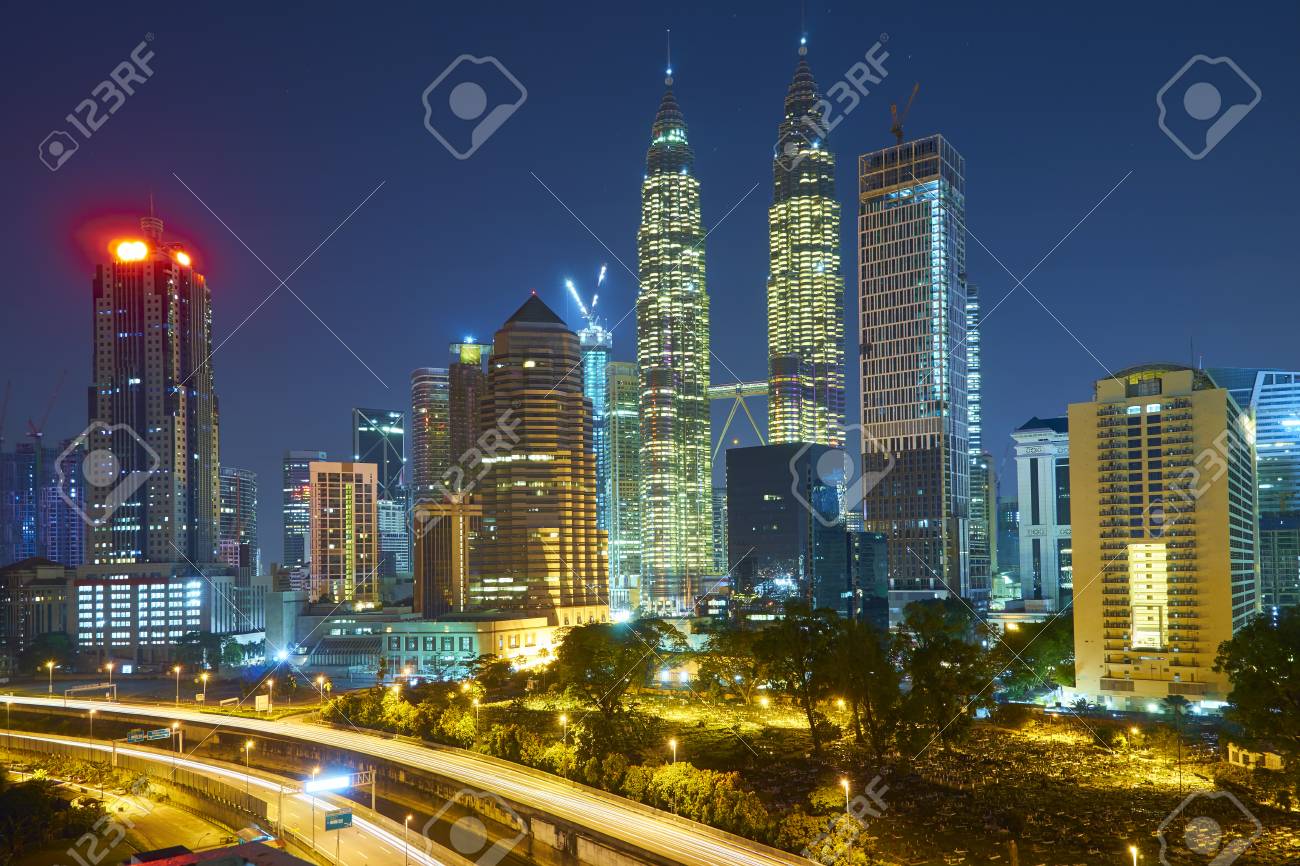 夜 マレーシアのクアラルンプールの街のスカイライン の写真素材 画像素材 Image 夜 マレーシアのクアラルンプールの街のスカイライン の写真素材 画像素材 Image