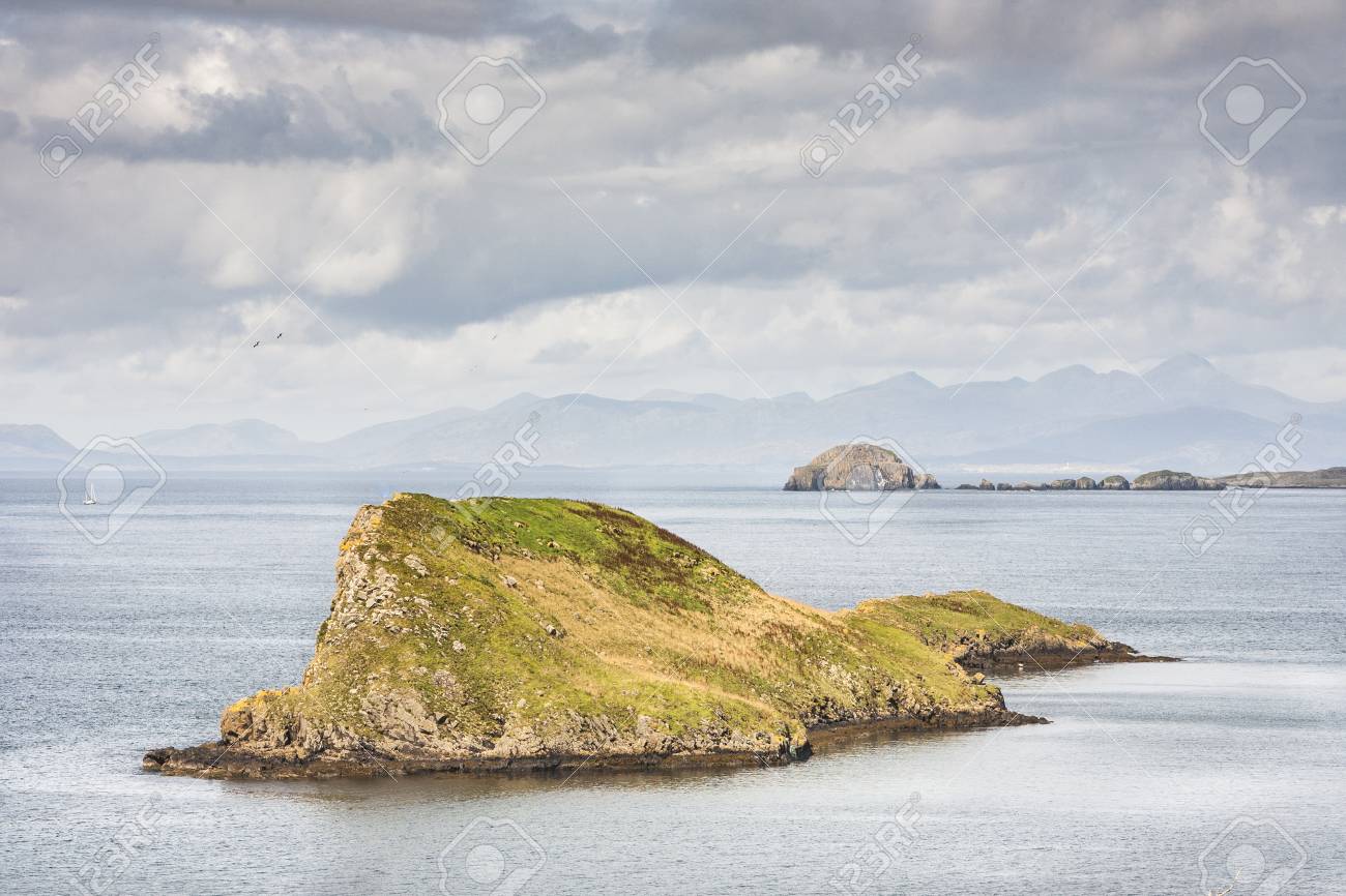 Duntulm 島 ハリス島 スコットランドのスカイ島をオフします の写真素材 画像素材 Image
