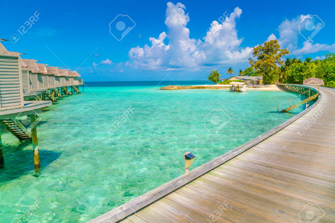 Schone Wasser Villen In Tropischen Malediven Insel Lizenzfreie