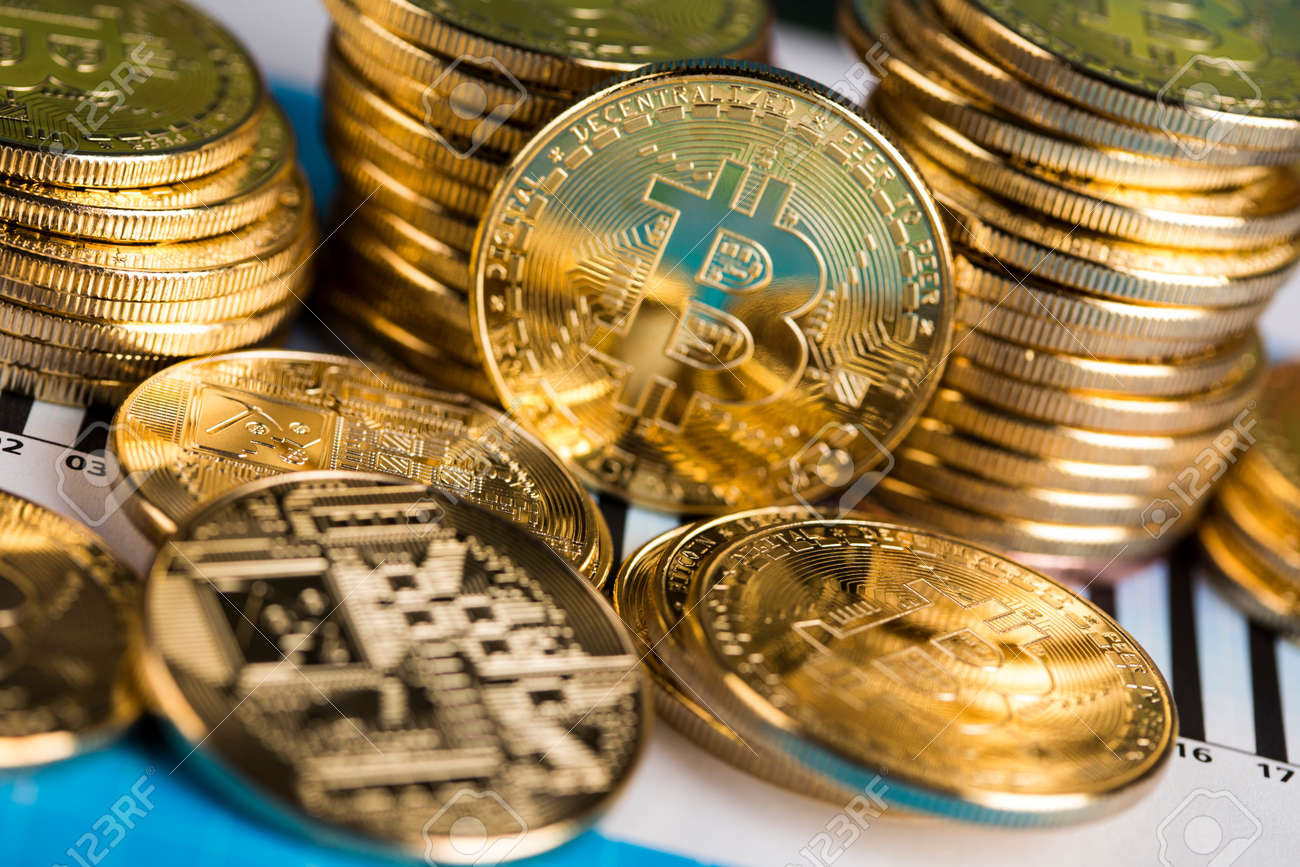 가상 화폐 화폐 비트코인 코인 금융 로열티 무료 사진, 그림, 이미지 그리고 스톡포토그래피. Image 134942602