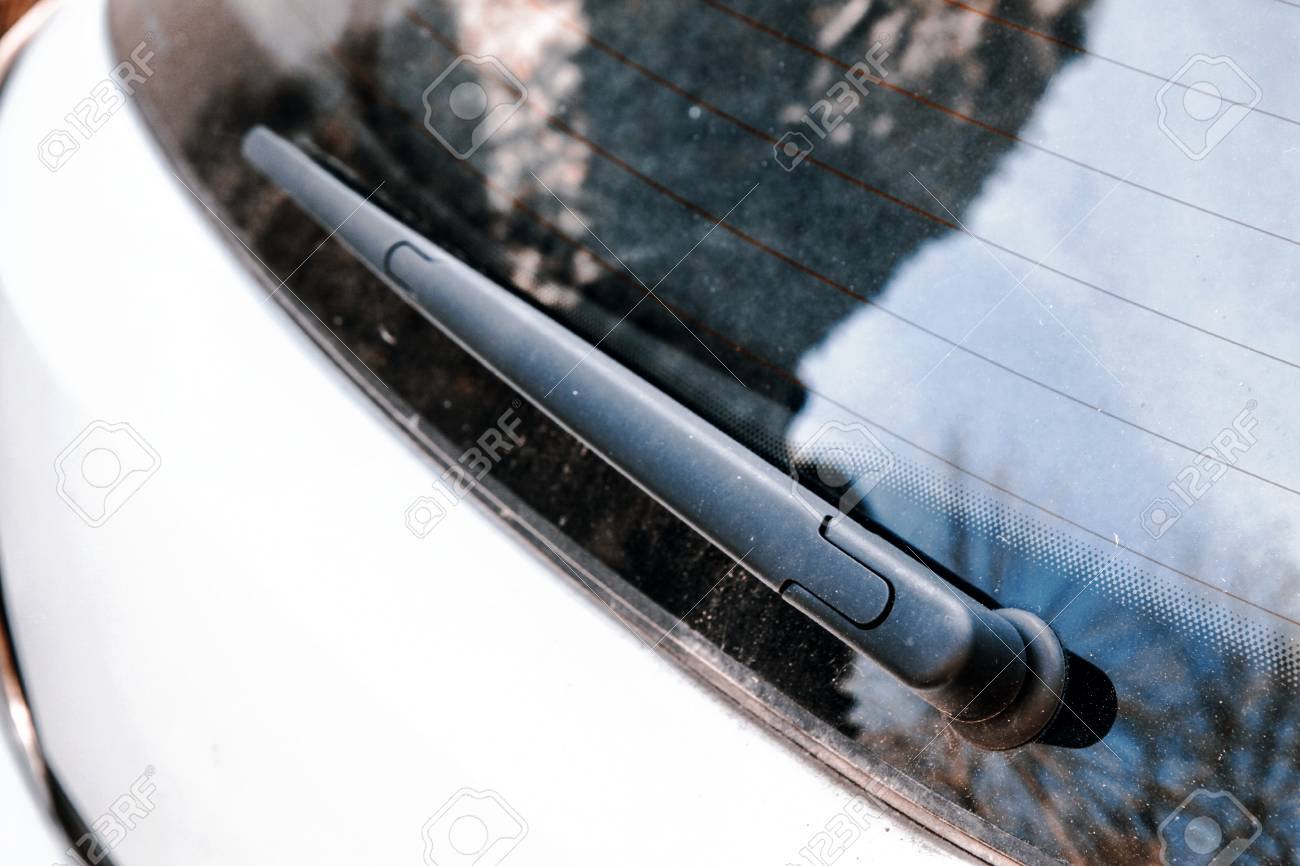 白い車にリアワイパー の写真素材 画像素材 Image 4625