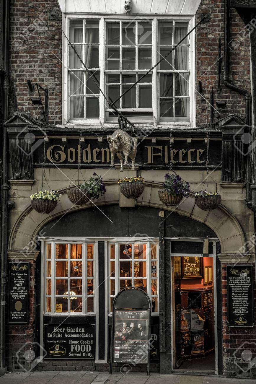 YORK, ENGLAND - MAY 15: Medieval Inn In Centre Of City On May 15, 2018 In  York Stock Photo, Picture and Royalty Free Image. Image 111250114.