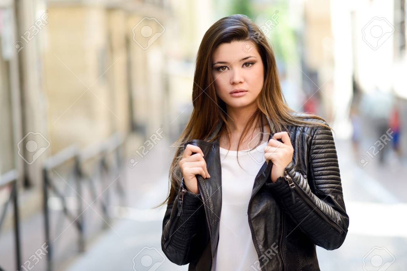 https://previews.123rf.com/images/javiindy/javiindy1310/javiindy131000004/22672068-portrait-of-beautiful-japanese-woman-in-urban-background-wearing-leather-jacket.jpg