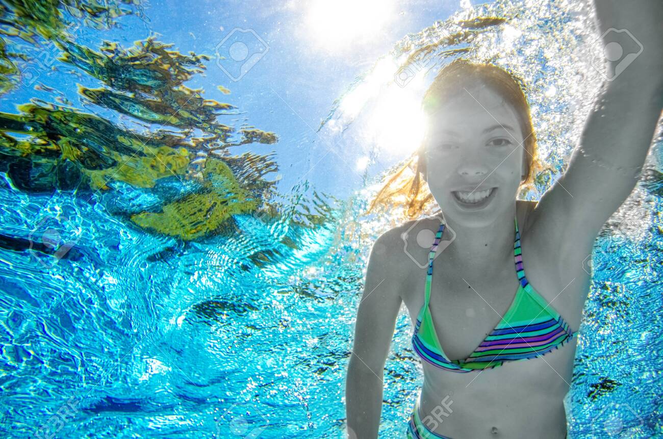 underwater young girls 