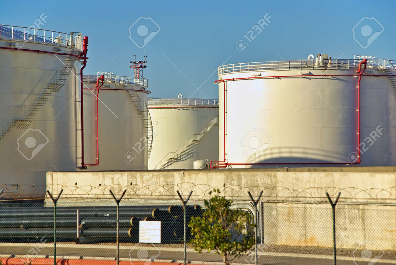 Tanques de almacenamiento de gasolina