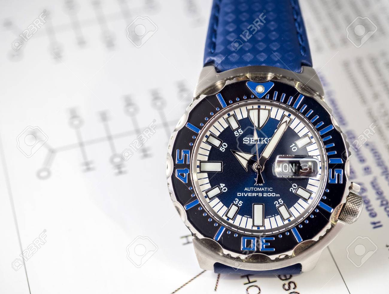 seiko diver blue dial