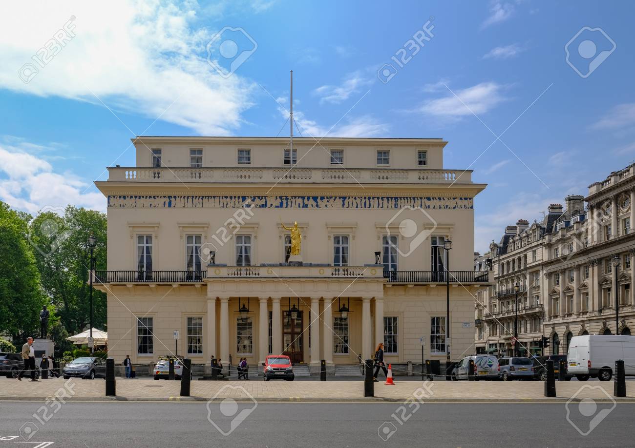 ロンドン イギリス 17 年 5 月 11 日 アテナエウム クラブ ポールモール ウエスト エンド ロンドン の写真素材 画像素材 Image