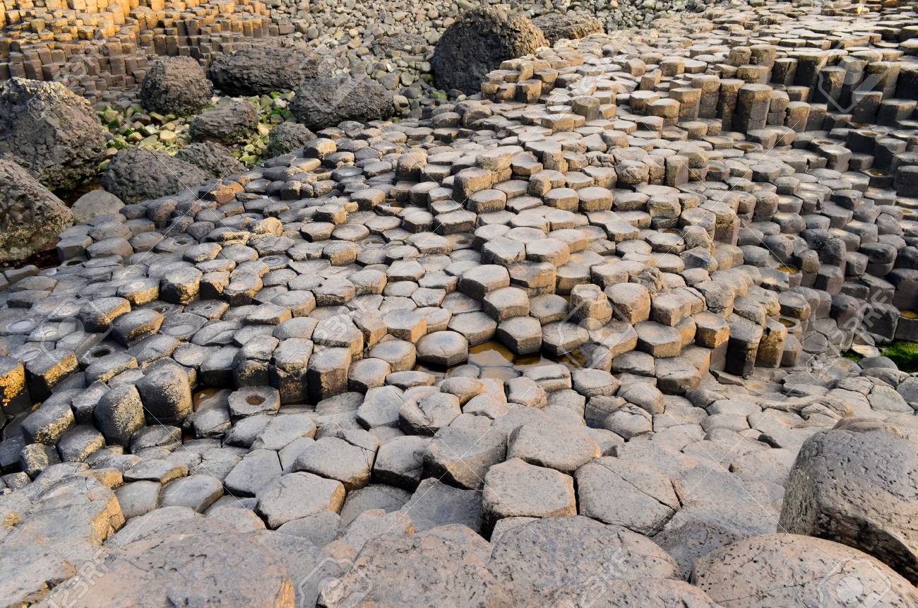giants causeway coast rocks