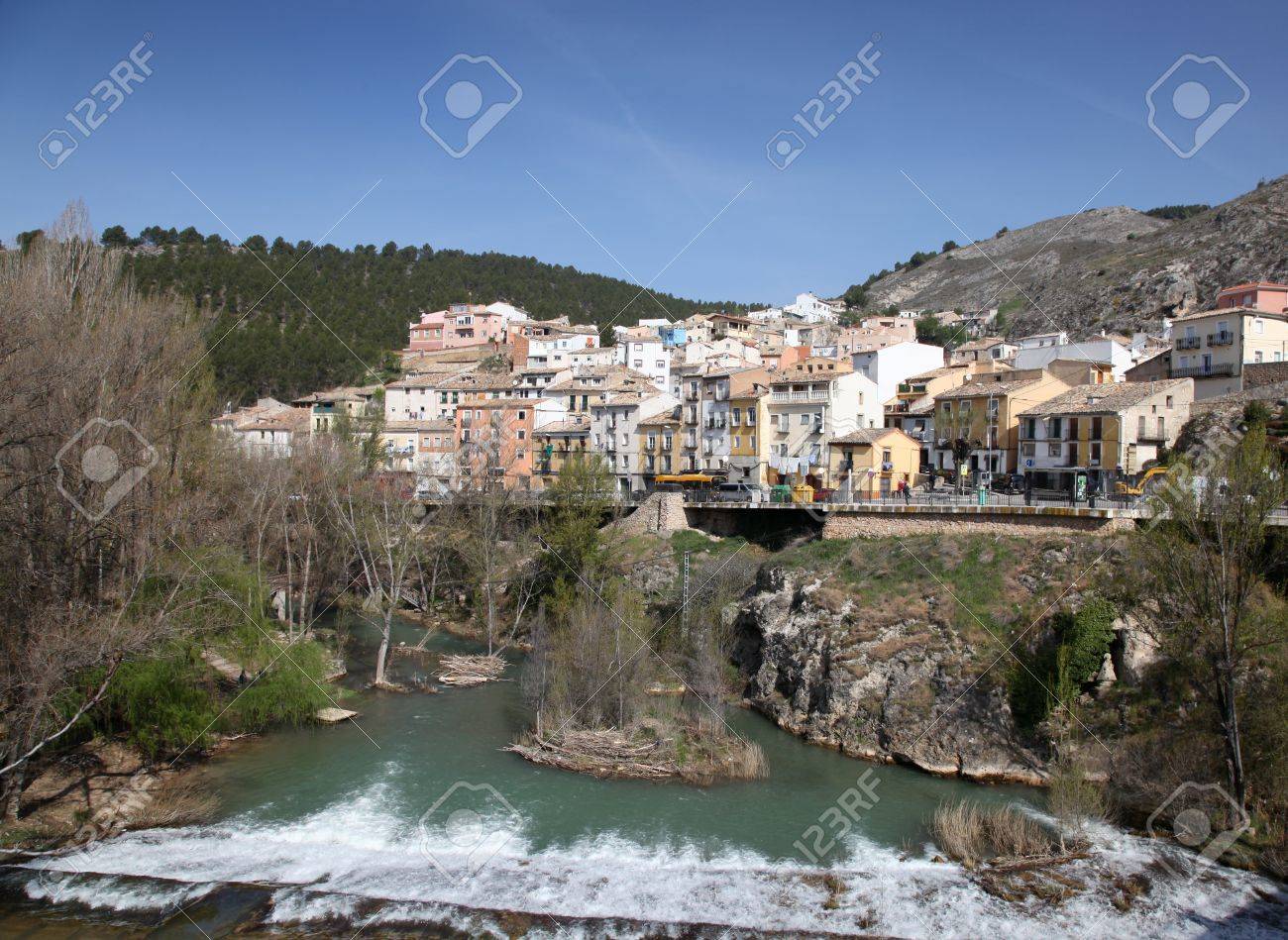 クエンカのリオ フカル景色 この観光地は 世界遺産です の写真素材 画像素材 Image