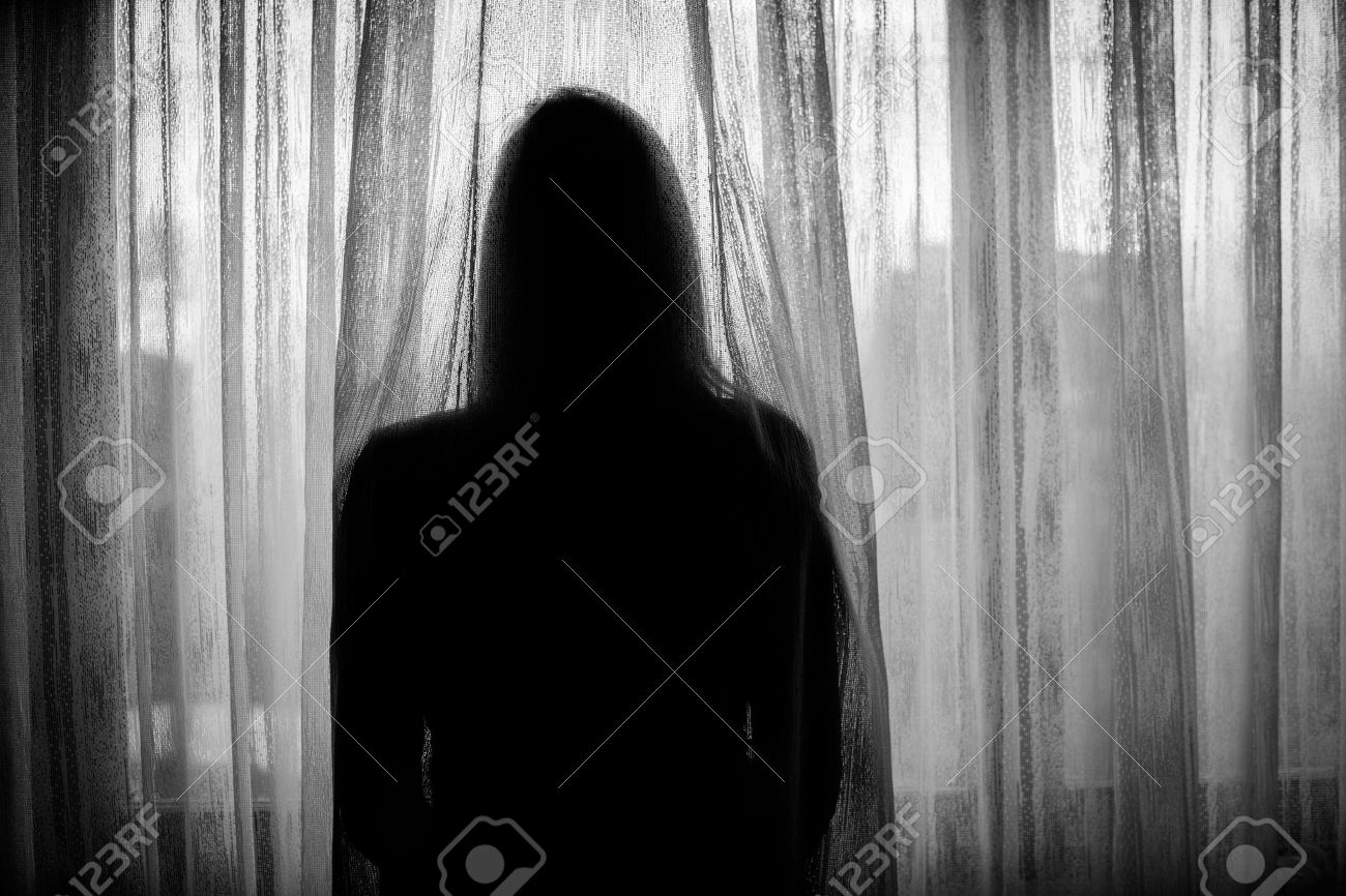 苦痛で孤独な悲しい女性 の写真素材 画像素材 Image