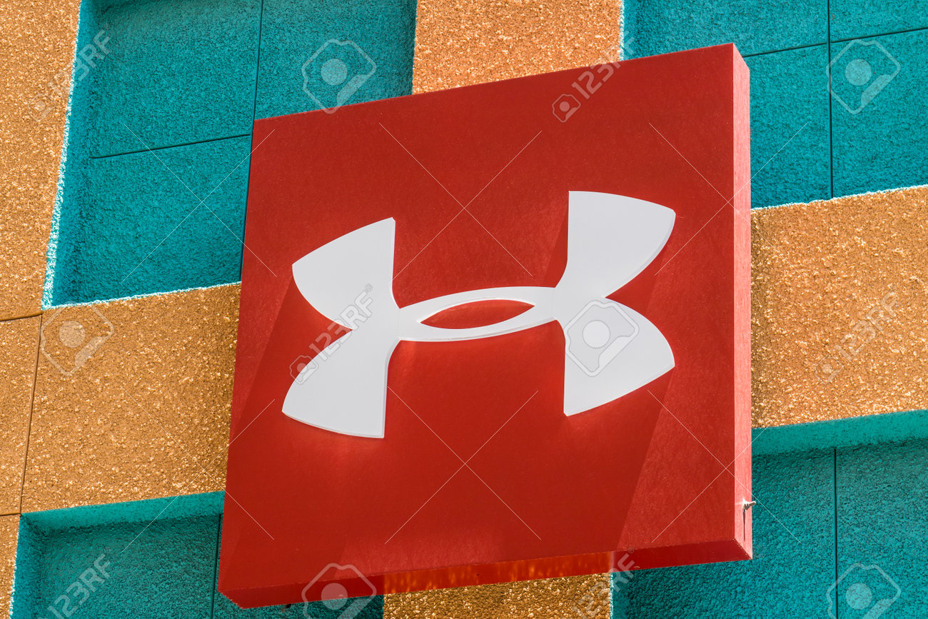 Atento Efectivamente Permanecer Las Vegas - Circa Julio De 2017: Under Armour Outlet Shop. Under Armour Fabrica Una Línea Popular De Ropa De Equipo Deportivo III Fotos, Retratos, Imágenes Y Fotografía De Archivo Libres De Atento Efectivamente Permanecer Las Vegas - Circa Julio De 2017: Under Armour Outlet Shop. Under Armour Fabrica Una Línea Popular De Ropa De Equipo Deportivo III Fotos, Retratos, Imágenes Y Fotografía De Archivo Libres De